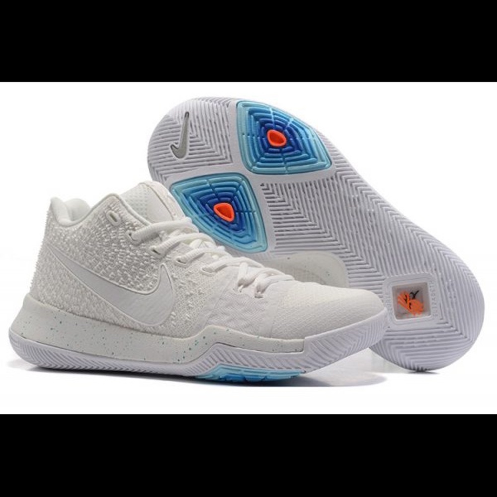 Kyrie 3 “light bone” RARELY WORN WITH BOX